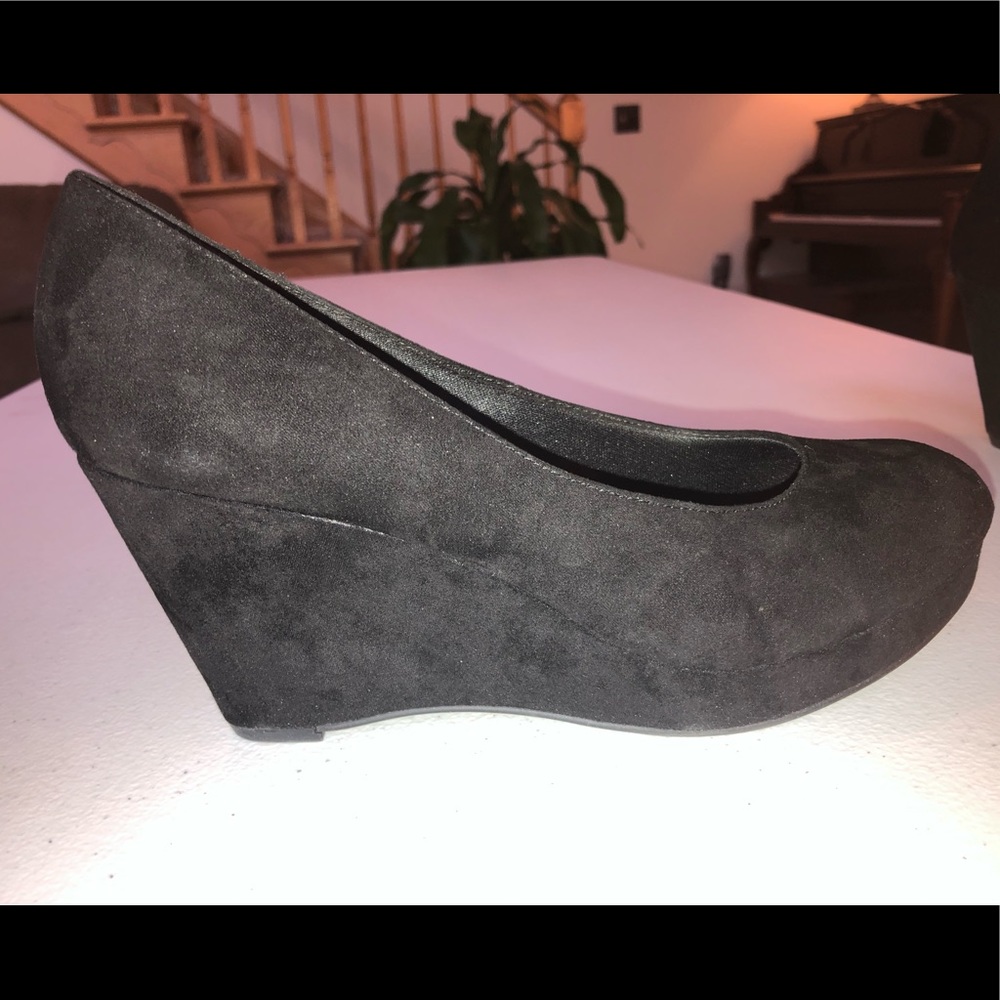 Black wedge dress shoe 8.5- Brand New!